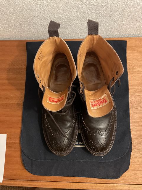 Photo by patinathunderdome on November 5, 2021 of the Tricker's Stow Country Boot in Espresso Burnished Calf.