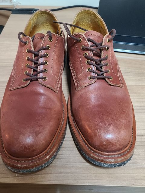 Photo by patinathunderdome on November 5, 2021 of the Sagara x Stitchdown Bandung Derby in Conceria Cloe Mahogany Horsebutt.