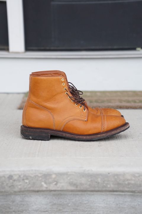 Photo by patinathunderdome on January 5, 2022 of the Viberg Shelby Sharp Brogue Boot in Shinki Tan Latigo Horsehide.