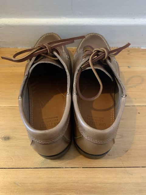 Photo by patinathunderdome on October 5, 2021 of the Oak Street Bootmakers Trail Oxford in Horween Natural Chromexcel.