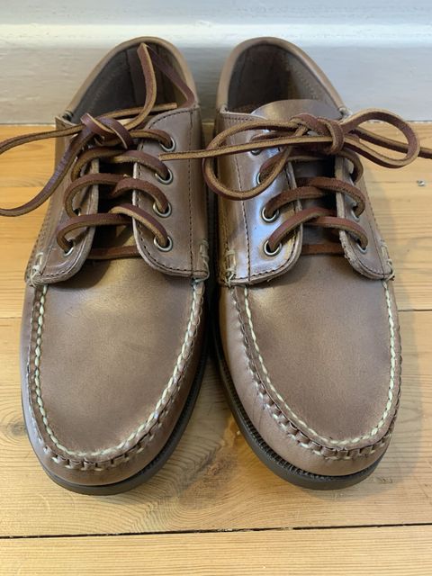 Photo by patinathunderdome on October 5, 2021 of the Oak Street Bootmakers Trail Oxford in Horween Natural Chromexcel.