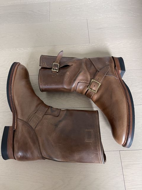 Photo by patinathunderdome on December 28, 2021 of the The Flat Head Engineer Boots in Horween Natural Chromexcel.
