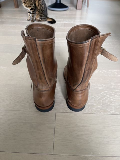 Photo by patinathunderdome on December 28, 2021 of the The Flat Head Engineer Boots in Horween Natural Chromexcel.