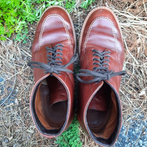 Photo by patinathunderdome on May 3, 2022 of the Alden Indy Boot in Horween Mahogany Legacy.