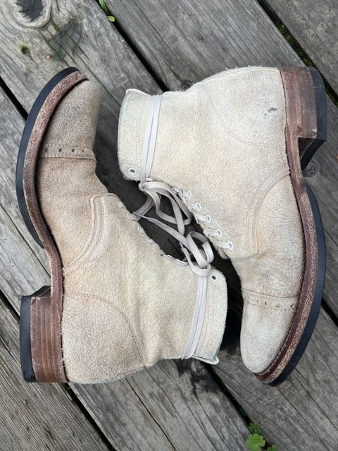 Photo by patinathunderdome on January 6, 2022 of the Clinch Lace Up Boots in Wickett & Craig White Latigo Roughout.