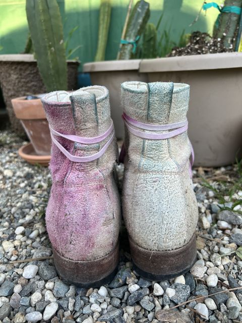 Photo by patinathunderdome on February 6, 2022 of the Clinch Lace Up Boots in Wickett & Craig White Latigo Roughout.