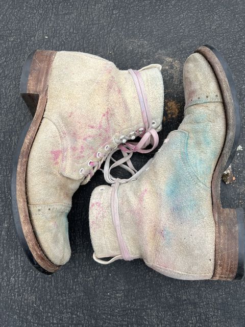 Photo by patinathunderdome on April 6, 2022 of the Clinch Lace Up Boots in Wickett & Craig White Latigo Roughout.