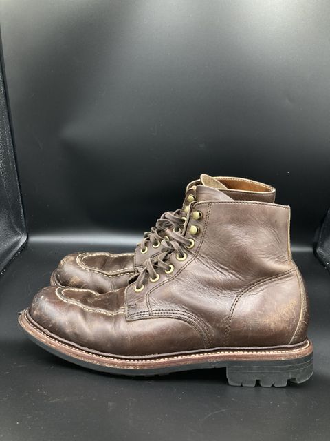 Photo by patinathunderdome on February 5, 2022 of the Grant Stone Brass Boot in Horween Crimson Chromexcel.