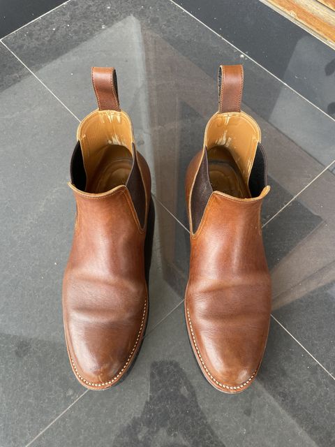 Photo by patinathunderdome on December 6, 2021 of the Benzein The Seventh Chelsea Boot in Shinki Brown Oiled Horsebutt.