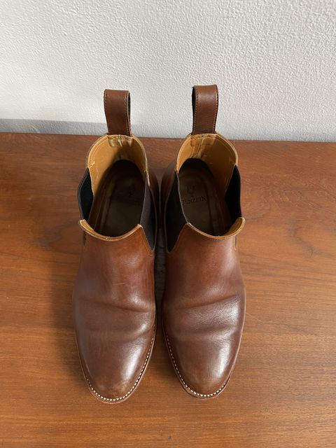 Photo by patinathunderdome on February 4, 2022 of the Benzein The Seventh Chelsea Boot in Shinki Brown Oiled Horsebutt.