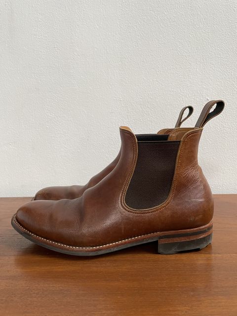 Photo by patinathunderdome on February 4, 2022 of the Benzein The Seventh Chelsea Boot in Shinki Brown Oiled Horsebutt.