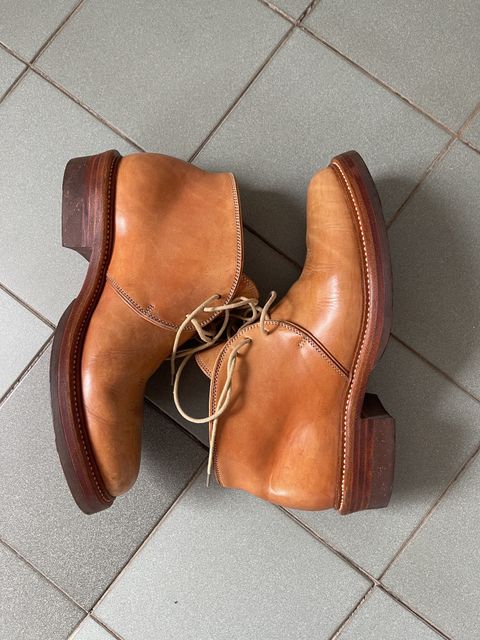 Photo by patinathunderdome on February 2, 2022 of the Flame Panda Chukkas in Tochigi Natural Cowhide.