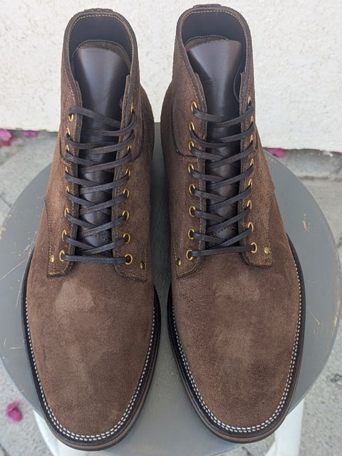 Photo by botasblancas on October 3, 2024 of the Østmo Type I in Seidel Mocha Oil Tan Roughout.