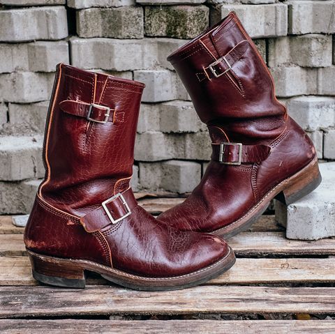 Photo by bootsmaniac on November 3, 2022 of the John Lofgren Wabash Engineer Boots in Shinki Burgundy Oiled Horsebutt.