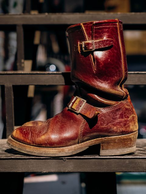 Photo by bootsmaniac on February 5, 2023 of the John Lofgren Wabash Engineer Boots in Shinki Burgundy Oiled Horsebutt.