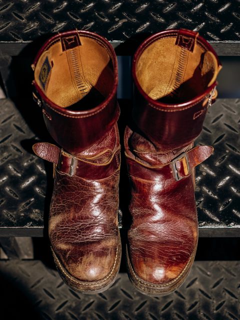 Photo by bootsmaniac on February 5, 2023 of the John Lofgren Wabash Engineer Boots in Shinki Burgundy Oiled Horsebutt.