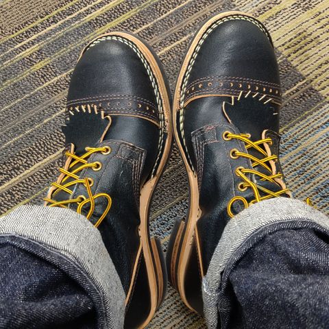 Photo by flypaper89 on September 13, 2021 of the Wesco Warren Boot in Horween Navy Waxed Flesh.