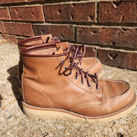 Photo by wildflowersnboots on February 5, 2026 of the Red Wing 6-Inch Classic Moc in Mocha Oro Iginal.