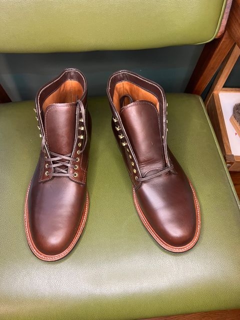 Photo by shoemageddon on October 3, 2024 of the Alden Plain Toe Boot in Horween Brown Chromexcel.