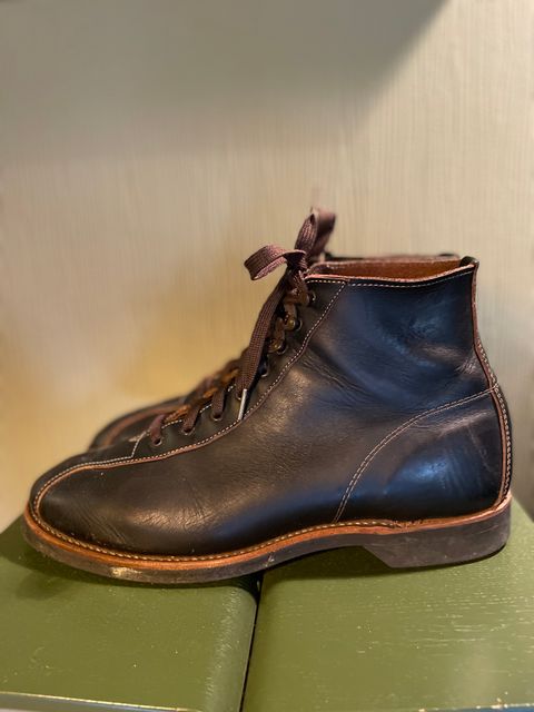 Photo by surcos on November 1, 2022 of the Red Wing 1920s Outing Boot in S.B. Foot Black Prairie.