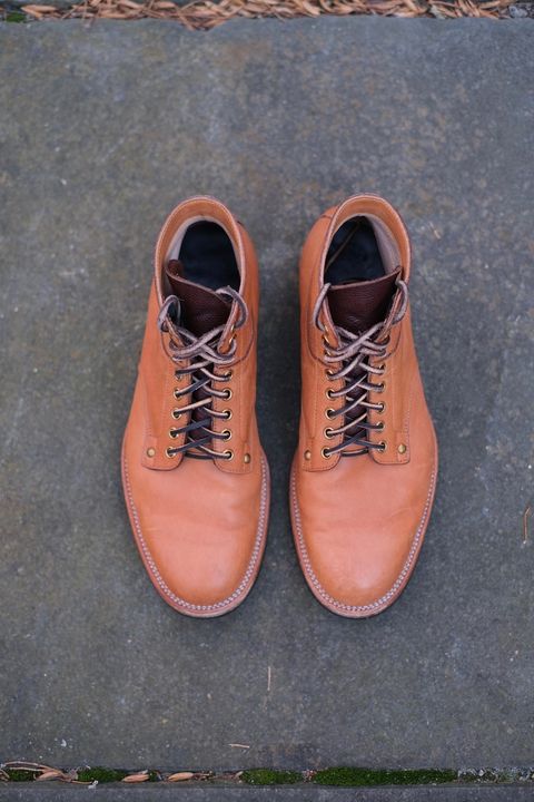 Photo by worra on February 4, 2024 of the Iron Boots x Østmo Type 1 in Maryam Natural Horsehide.