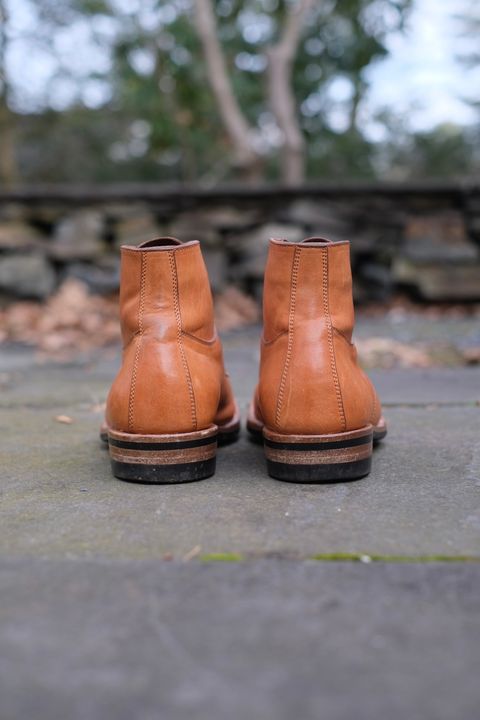Photo by worra on April 1, 2024 of the Iron Boots x Østmo Type 1 in Maryam Natural Horsehide.
