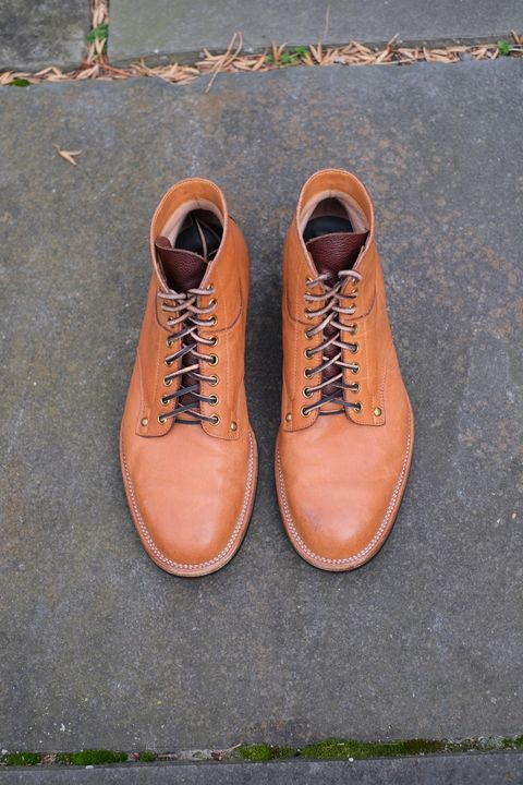 Photo by worra on April 1, 2024 of the Iron Boots x Østmo Type 1 in Maryam Natural Horsehide.