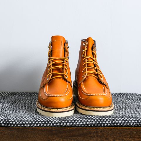 Photo by ABPhoto on February 17, 2024 of the Red Wing Irish Setter Canoe Moc in S.B. Foot Sequoia Gold Russet.
