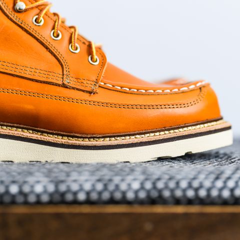 Photo by ABPhoto on February 17, 2024 of the Red Wing Irish Setter Canoe Moc in S.B. Foot Sequoia Gold Russet.
