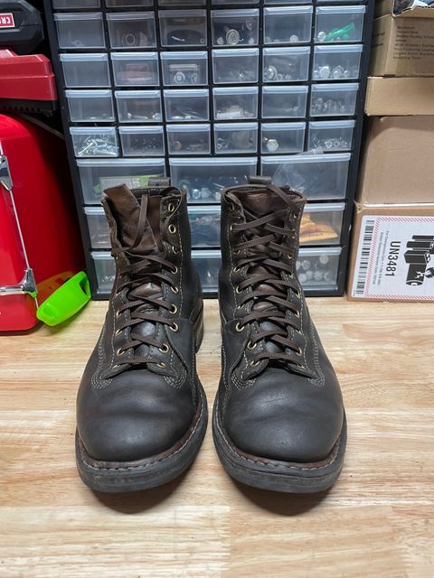 Photo by Mikejones100 on February 5, 2023 of the White's Unlisted Model in Horween Olive Waxed Flesh.