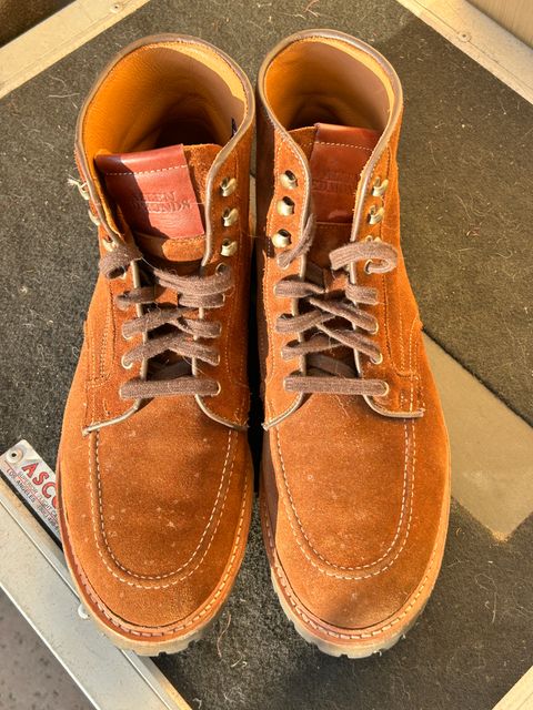 Photo by Mikejones100 on January 6, 2025 of the Allen Edmonds Freeport in Snuff Brown Weatherproof Suede.