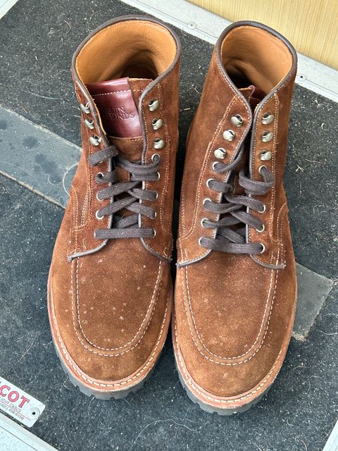 Photo by Mikejones100 on February 5, 2025 of the Allen Edmonds Freeport in Snuff Brown Weatherproof Suede.