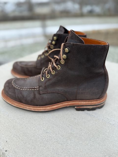 Photo by DMSR64 on March 2, 2025 of the Grant Stone Brass Boot in C.F. Stead Earth Waxy Commander Suede.