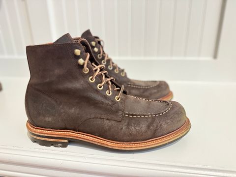 Photo by DMSR64 on April 5, 2025 of the Grant Stone Brass Boot in C.F. Stead Earth Waxy Commander Suede.