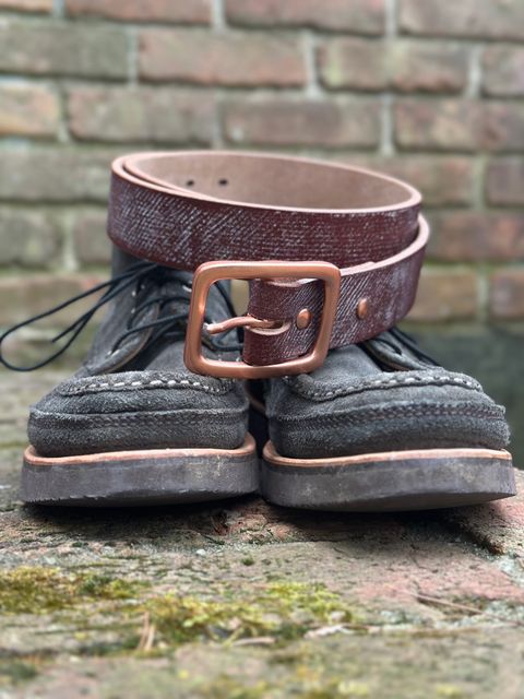 Photo by stitchdown on December 5, 2025 of the Titletown Goods Garrison Belt in J&FJ Baker Australian Nut Hatchgrain Bridle.