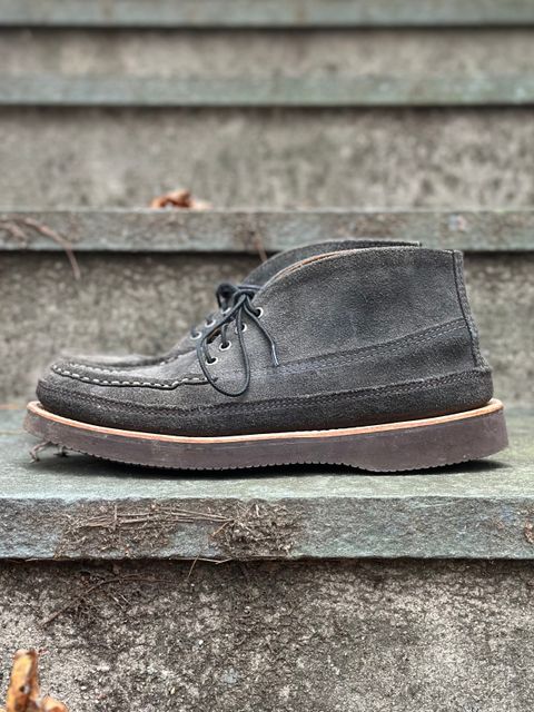 Photo by stitchdown on December 5, 2025 of the Russell Moccasin Co. Sporting Clays Chukka in Horween Marine Field Roughout.