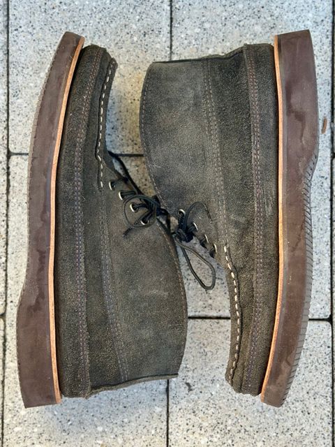 Photo by stitchdown on December 31, 2025 of the Russell Moccasin Co. Sporting Clays Chukka in Horween Marine Field Roughout.