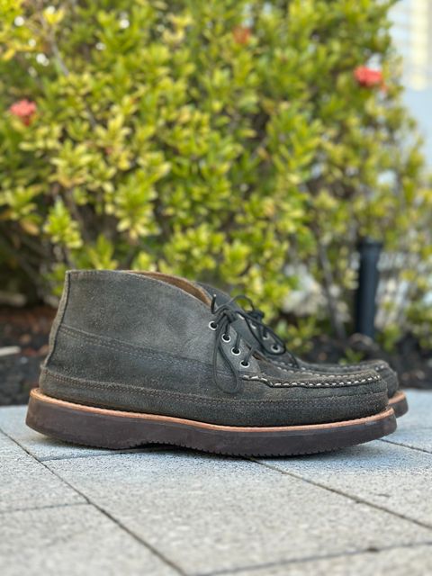 Photo by stitchdown on December 31, 2025 of the Russell Moccasin Co. Sporting Clays Chukka in Horween Marine Field Roughout.