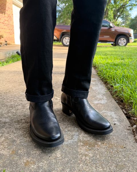 Photo by itsyaboisqueak on June 4, 2026 of the Rolling Dub Trio Loro Sidezip in Black Box Calf.