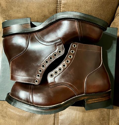 Photo by itsyaboisqueak on December 13, 2023 of the Viberg Service Boot in Horween Brown Chromexcel.