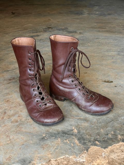 Photo by luutruc07 on March 6, 2026 of the Unknown Maker Unknown Model in Brown Leather.