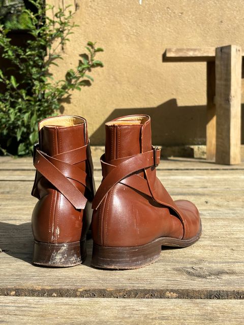 Photo by luutruc07 on November 4, 2023 of the Ring & Brewer Jodhpur in Brown Calf.