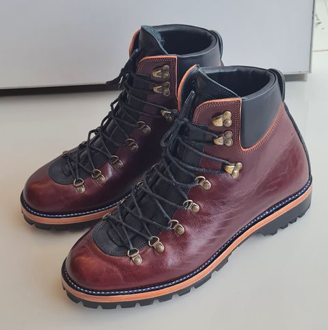 Photo by Littlewood555 on October 2, 2023 of the Fortis Boots Hugo in Shinki Burgundy Oiled Horsebutt.