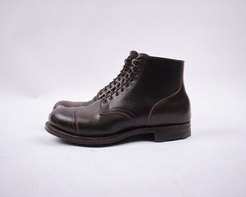 Photo by inthosejawnz on November 4, 2024 of the Viberg Service Boot BCT in Horween Cognac Shell Boxboard.
