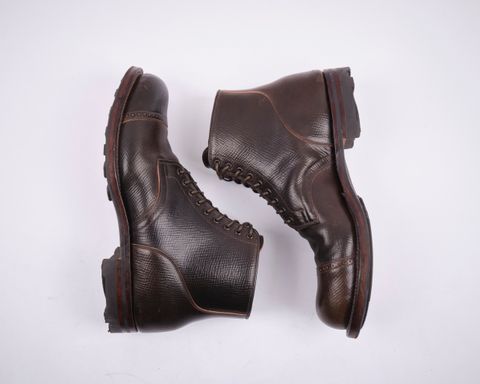 Photo by inthosejawnz on November 4, 2024 of the Viberg Service Boot BCT in Horween Cognac Shell Boxboard.