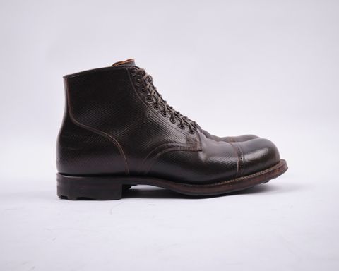 Photo by inthosejawnz on November 4, 2024 of the Viberg Service Boot BCT in Horween Cognac Shell Boxboard.