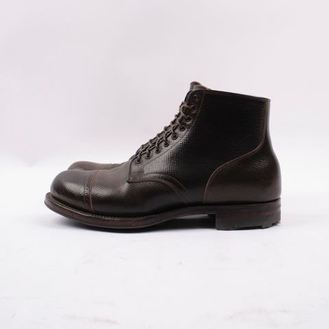 Photo by inthosejawnz on December 3, 2024 of the Viberg Service Boot BCT in Horween Cognac Shell Boxboard.