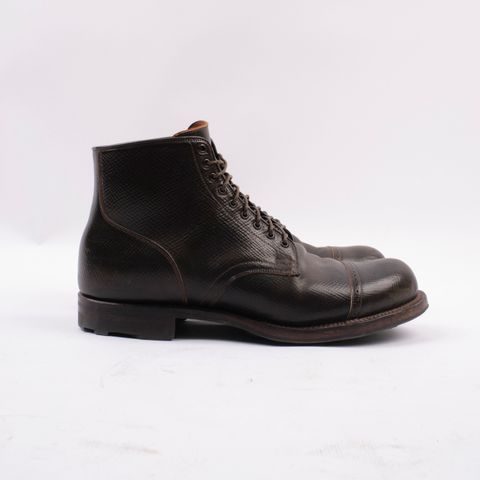 Photo by inthosejawnz on December 3, 2024 of the Viberg Service Boot BCT in Horween Cognac Shell Boxboard.