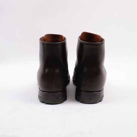Photo by inthosejawnz on December 5, 2024 of the Viberg Service Boot BCT in Horween Cognac Shell Boxboard.