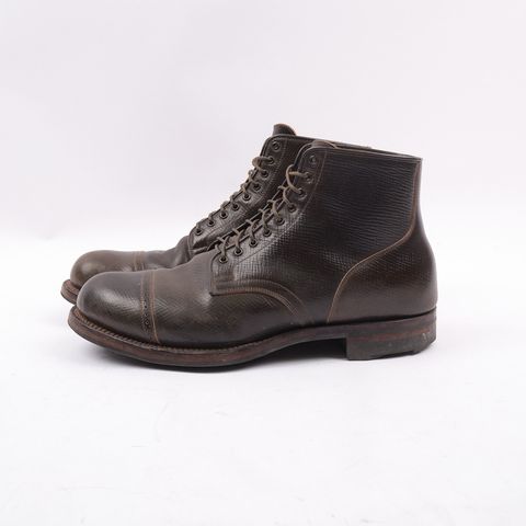 Photo by inthosejawnz on February 5, 2025 of the Viberg Service Boot BCT in Horween Cognac Shell Boxboard.